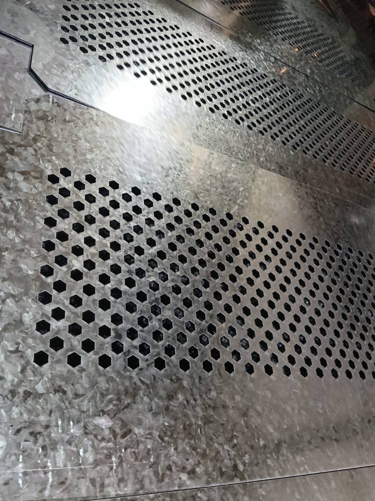 Perforado en plancha galvanizada